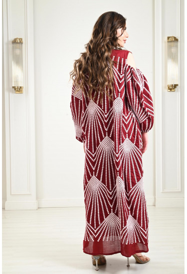 جلابية مطرز بتصميم واسع