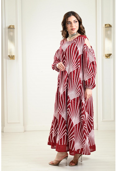 جلابية مطرز بتصميم واسع