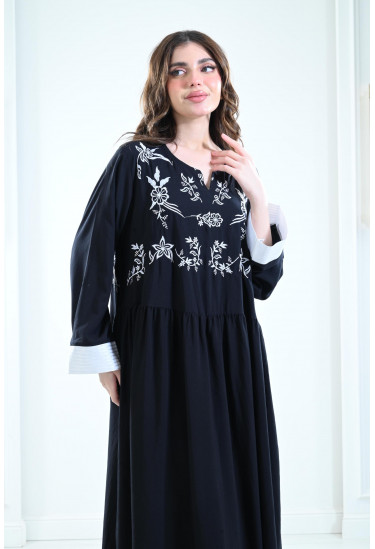 جلابية مزخرفة بأكمام طويلة جلابية مزخرفة بأكمام طويلة