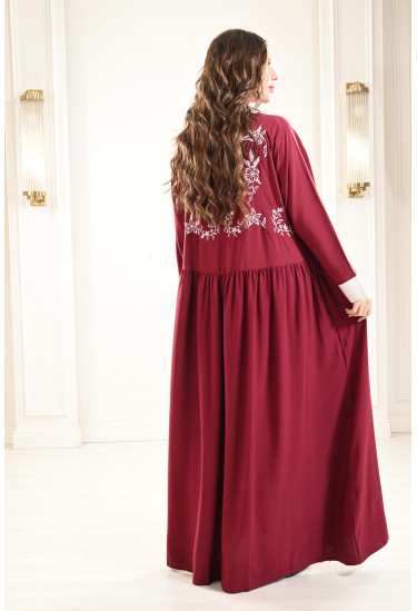 جلابية مزخرفة بأكمام طويلة جلابية مزخرفة بأكمام طويلة