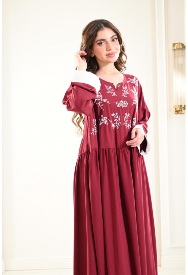 جلابية مزخرفة بأكمام طويلة جلابية مزخرفة بأكمام طويلة