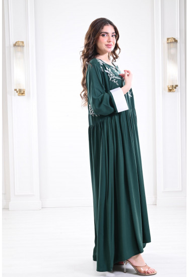 جلابية مزخرفة بأكمام طويلة جلابية مزخرفة بأكمام طويلة