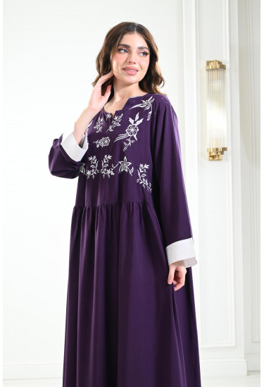 جلابية مزخرفة بأكمام طويلة جلابية مزخرفة بأكمام طويلة