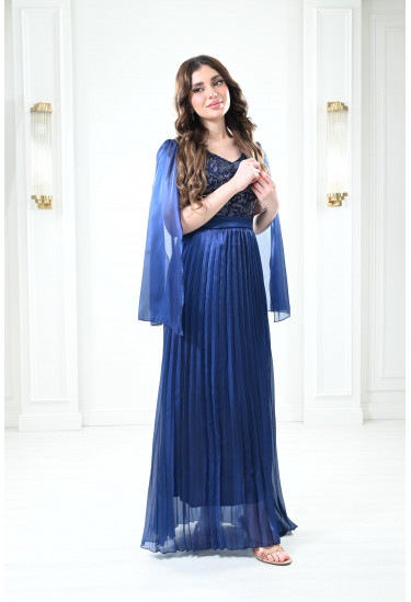 فستان سهرة بأكمام مفتوحة