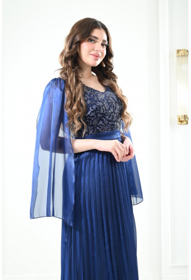 فستان سهرة بأكمام مفتوحة