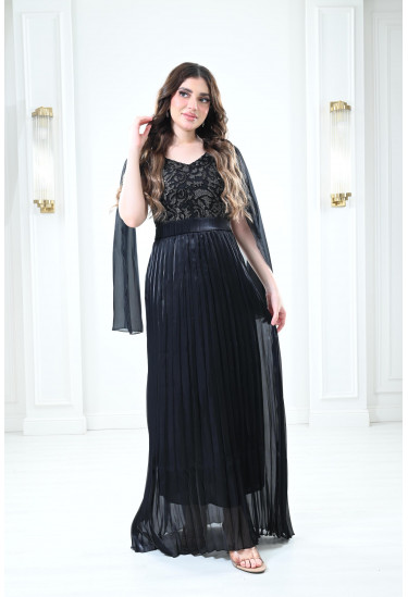 فستان سهرة بأكمام مفتوحة