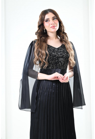 فستان سهرة بأكمام مفتوحة