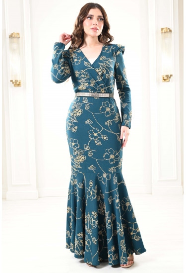 فستان طويل مطرز