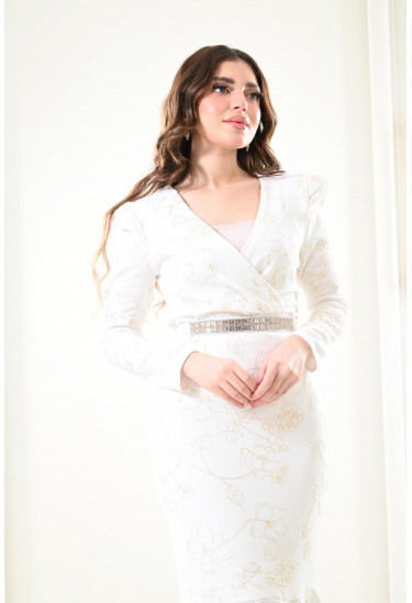 فستان طويل مطرز