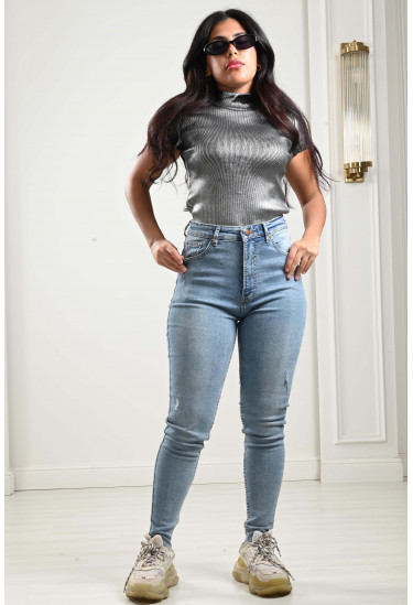 بنطلون جينز قصة مستقيمة بنطلون جينز قصة مستقيمة