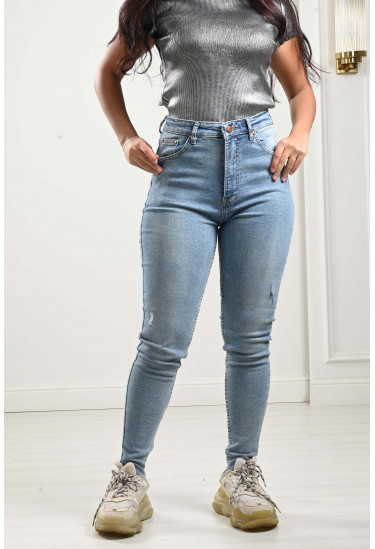 بنطلون جينز قصة مستقيمة بنطلون جينز قصة مستقيمة