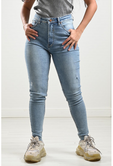 بنطلون جينز قصة مستقيمة بنطلون جينز قصة مستقيمة