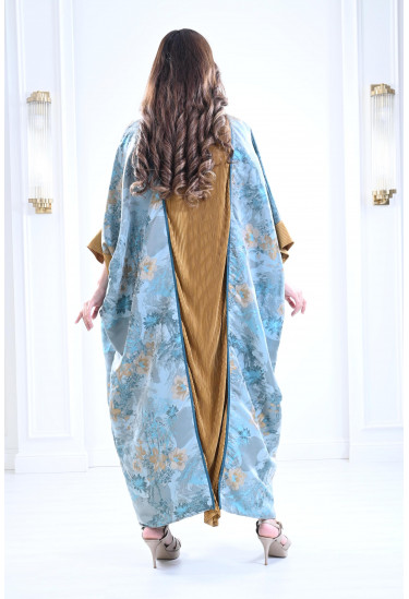 جلابية طويلة بلمسات من الزهور