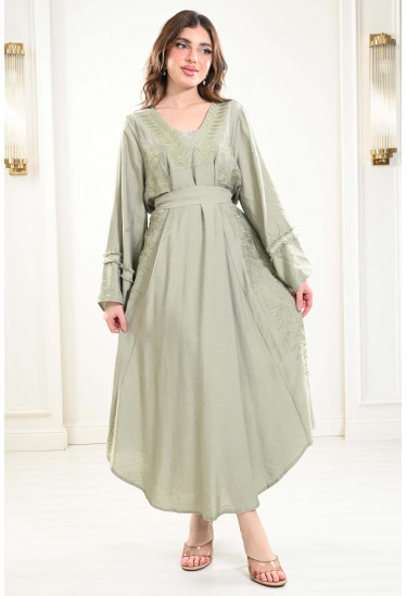 فستان طويل بحواف دائرية فستان طويل بحواف دائرية