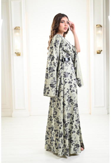 فستان ذو اكمام طويلة مفتوحة فستان ذو اكمام طويلة مفتوحة