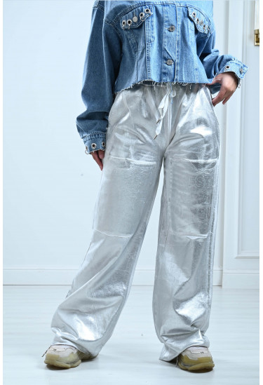 بنطلون بنسيج لامع مميز