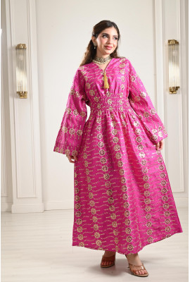 جلابية ستان مطرزة بخصر مُجمع