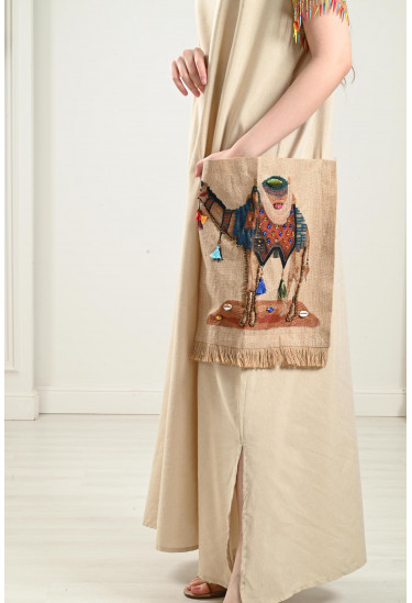 جلابية طويلة بتصميم بدوي جلابية طويلة بتصميم بدوي