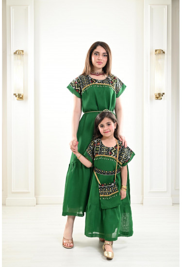 جلابية أطفال بتصميم كيمونو جلابية أطفال بتصميم كيمونو