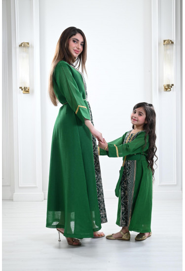 جلابية أطفال مطرزة مقاس صغير