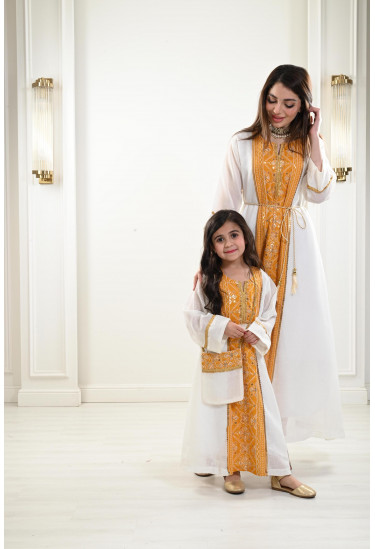 جلابية أطفال مطرزة مقاس صغير