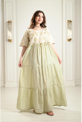 جلابية مطرزة بنمط أدوار بكشكشة