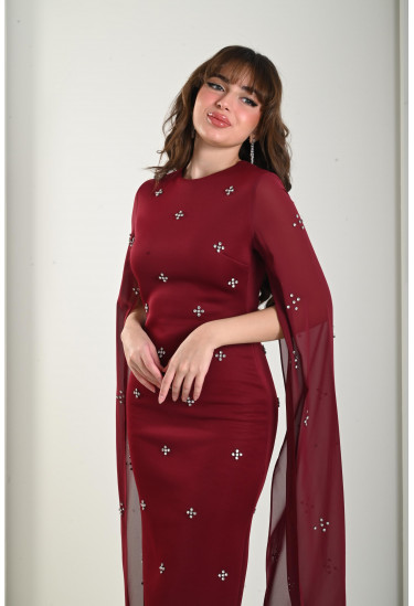 فستان كلاسيك بقصة مستقيمة 