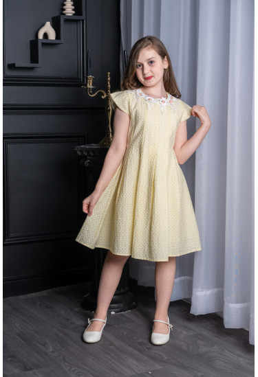 فستان بناتي مقاس صغير