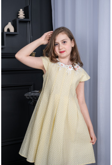 فستان بناتي مقاس صغير