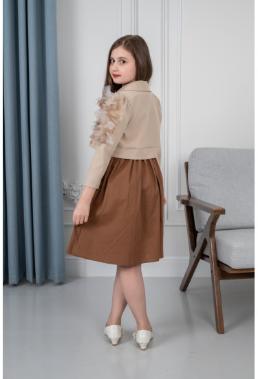 فستان بناتي بتفاصيل أنيقة