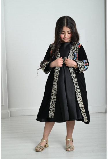 بشت بناتي مطرز بنمط عربي مميز