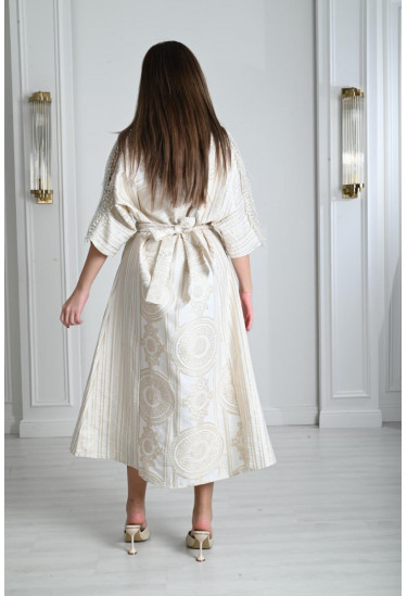 جلابية ميدي بتفاصيل غاية في الأناقة