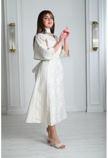 جلابية ميدي بتفاصيل غاية في الأناقة