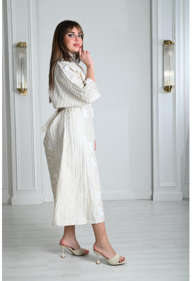 جلابية ميدي بتفاصيل غاية في الأناقة