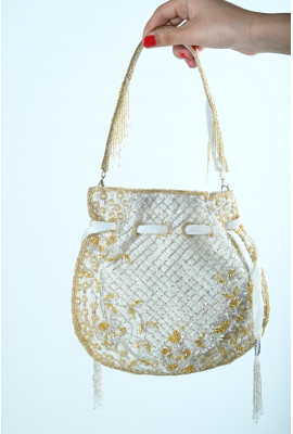 حقيبة بيد مزينة بالخرز