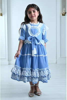 فستان مُزين بشرائط دانتيل للبنات