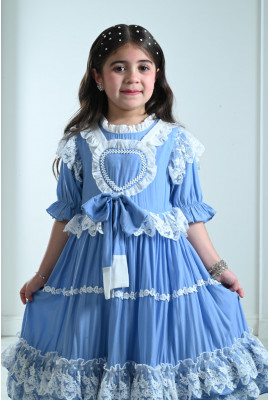 فستان مُزين بشرائط دانتيل للبنات