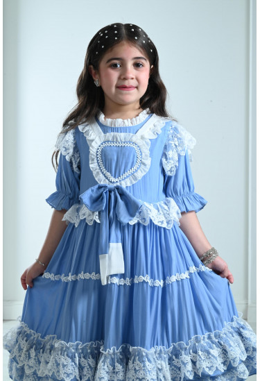 فستان مُزين بشرائط دانتيل للبنات فستان مُزين بشرائط دانتيل للبنات