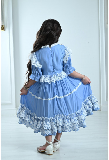 فستان مُزين بشرائط دانتيل للبنات فستان مُزين بشرائط دانتيل للبنات