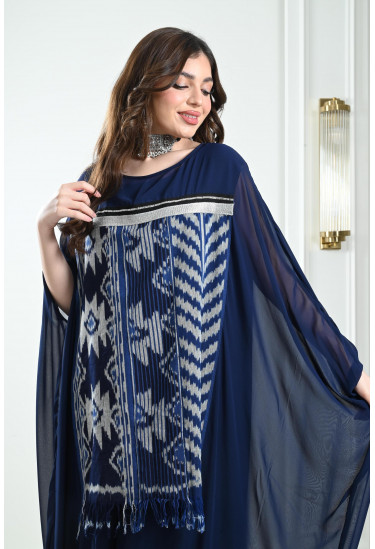 جلابية فضفاضة بتطريز صوف