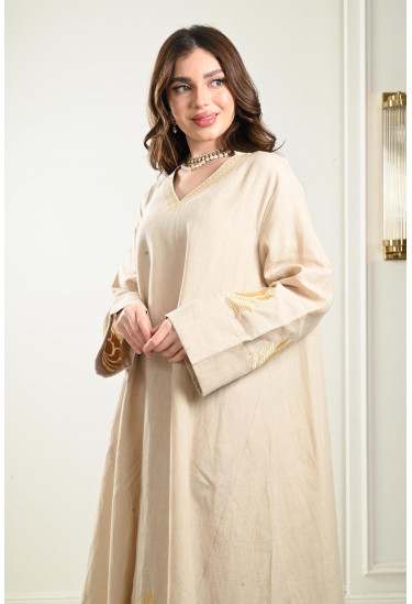 جلابيات مميزة بنقوشات رقيقة