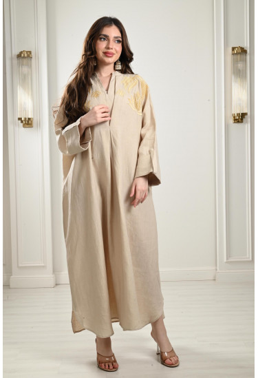 جلابية طويلة منقوشة علي الصدر