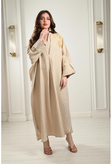 جلابية طويلة منقوشة علي الصدر