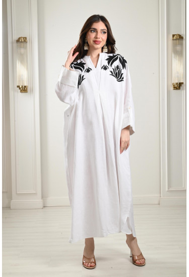 جلابية طويلة منقوشة علي الصدر