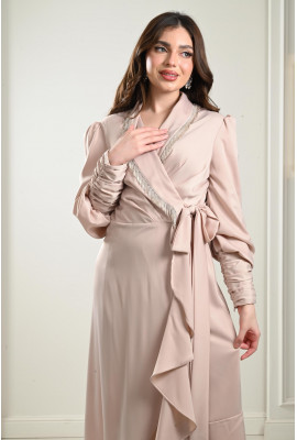 فستان ميدي بأكمام مختلفة