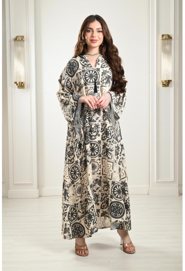 جلابية طويلة بياقة منسدلة جلابية طويلة بياقة منسدلة