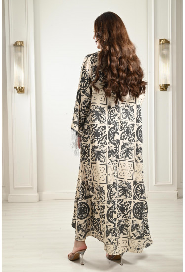 جلابية طويلة بياقة منسدلة جلابية طويلة بياقة منسدلة