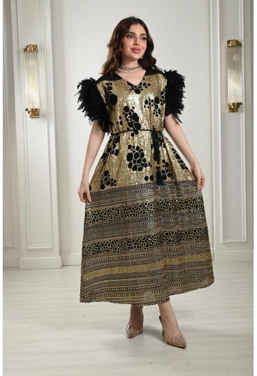 جلابية مزينة بالريش جلابية مزينة بالريش