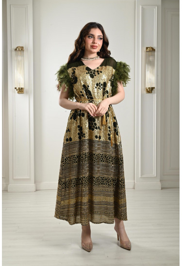 جلابية مزينة بالريش جلابية مزينة بالريش