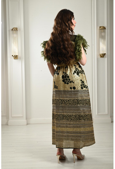 جلابية مزينة بالريش جلابية مزينة بالريش